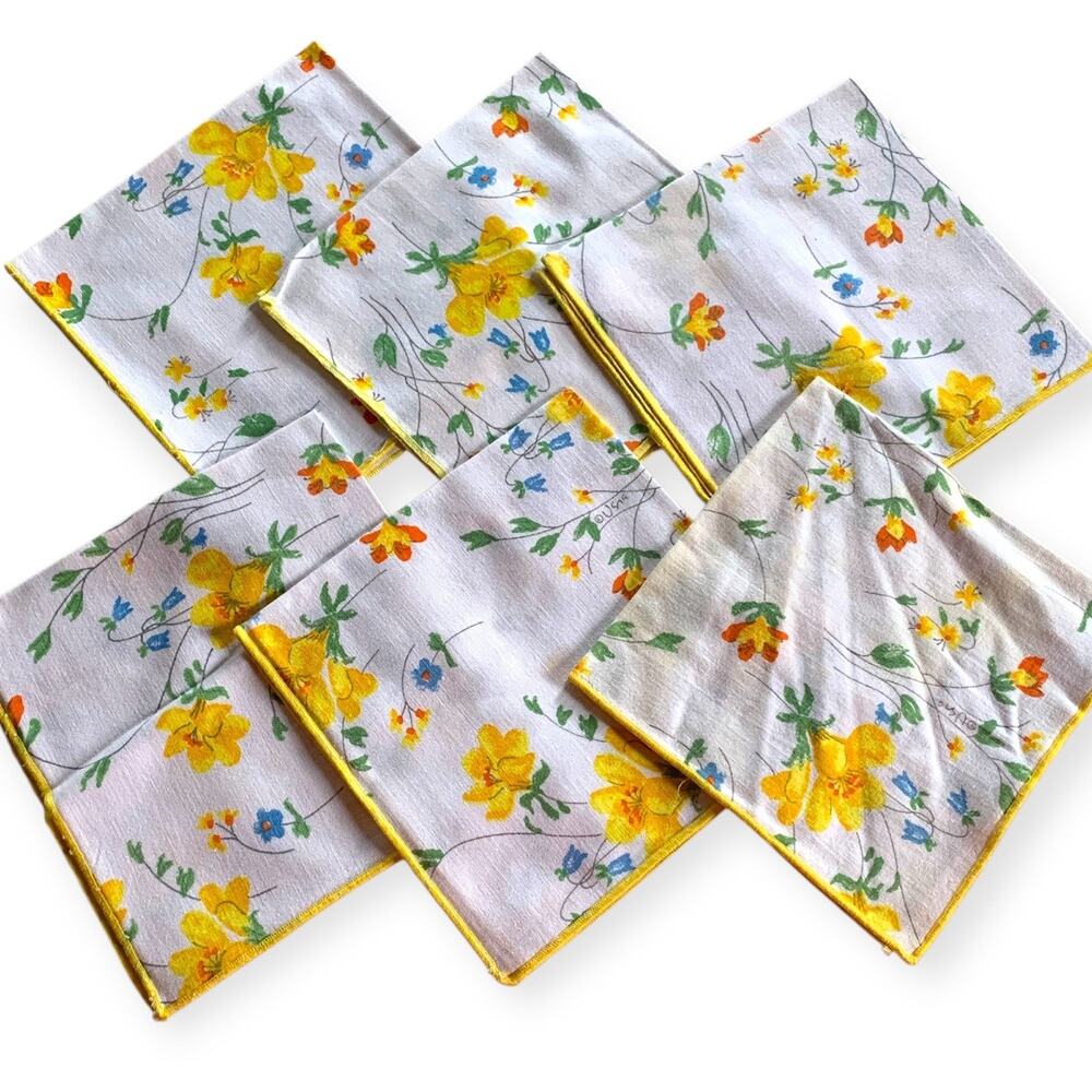 Set of 6 Vintage Vera Neumann Fabric Napkins White Yellow Floral Print